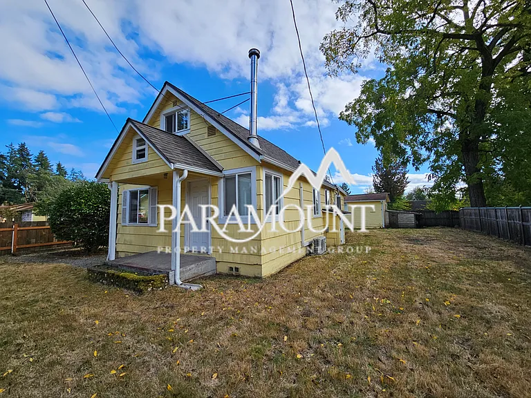 2533 Strassburg St NE — Photo 12