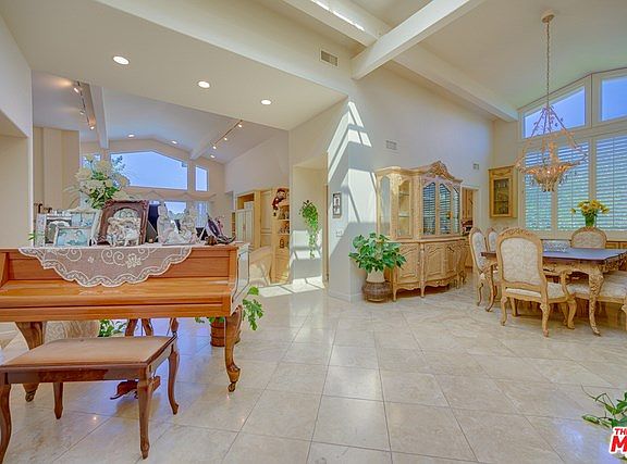 4th image of 24919 Lorena Dr