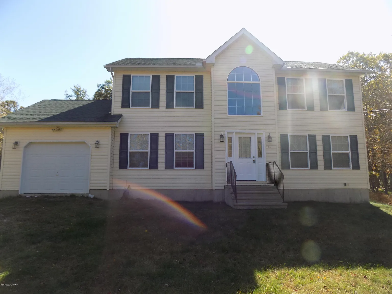 174 Crescent Way photo 1