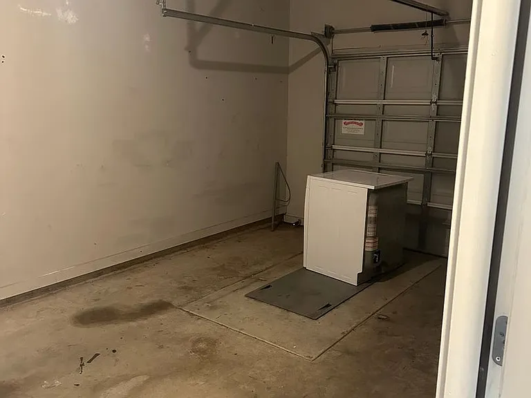 750 SW 14th St — Photo 3
