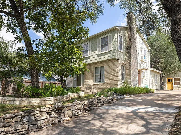 4811 Shoalwood Ave #A — Photo 2