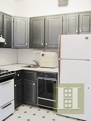 Rented by Halstead Real Estate | media 34
