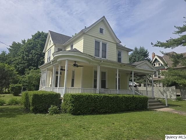 1st image of 210 W Main St