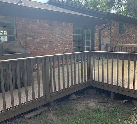 4th image of 2200 Larkspur Dr