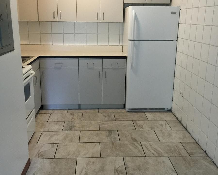 2nd image of 1417 Springfield Dr #1417