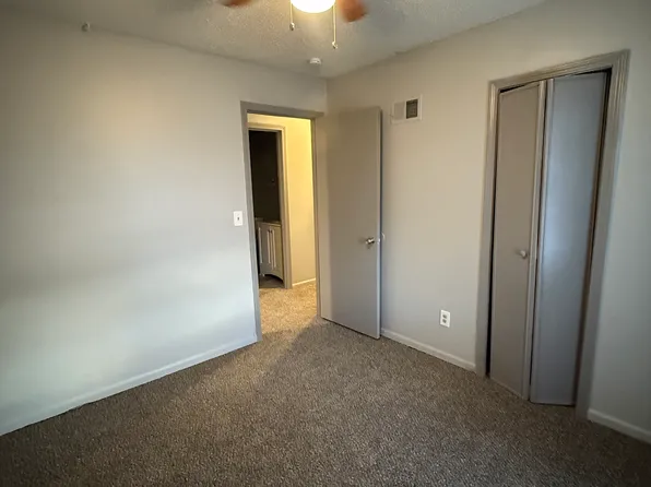 14006 Dunbar Ct, Grandview, MO 64030