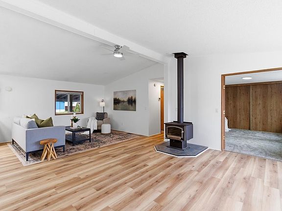 3rd image of 3419 E Garrison Ln