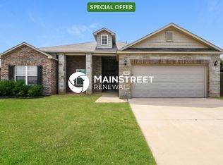 909 N Donald Way, Mustang, OK 73064