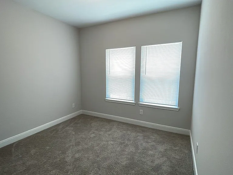 832 Elkhart St #C — Photo 14