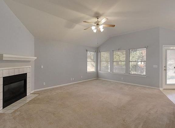 4th image of 803 Hilltop Dr