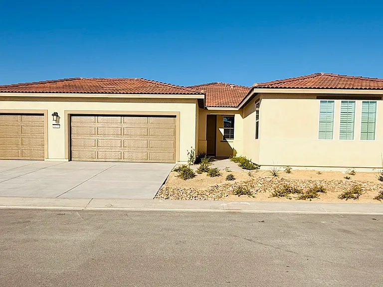 39171 Quixote Ct — Photo 1