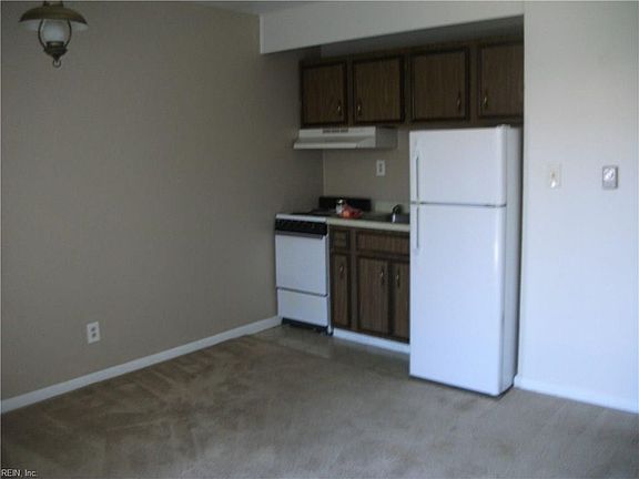 5th image of 233 W Ocean View Ave APT 10