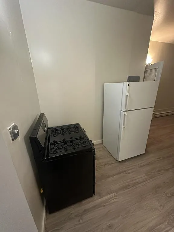 102 -112 S Main, 110 1/2 S Main, Apt#3 — Photo 3