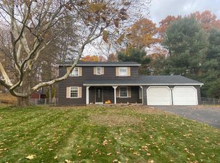 6 Mill Valley Rd, Pittsford, NY 14534