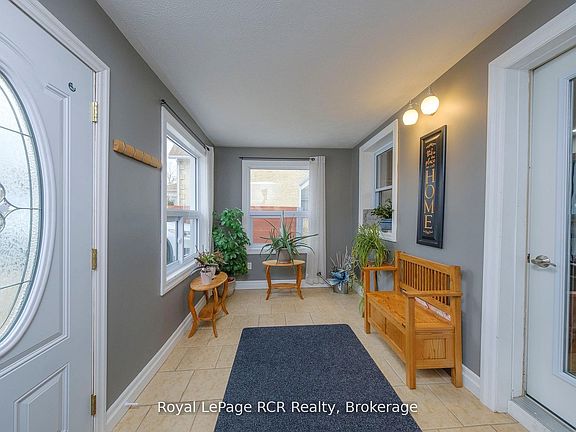 3rd image of 335 Ross St
