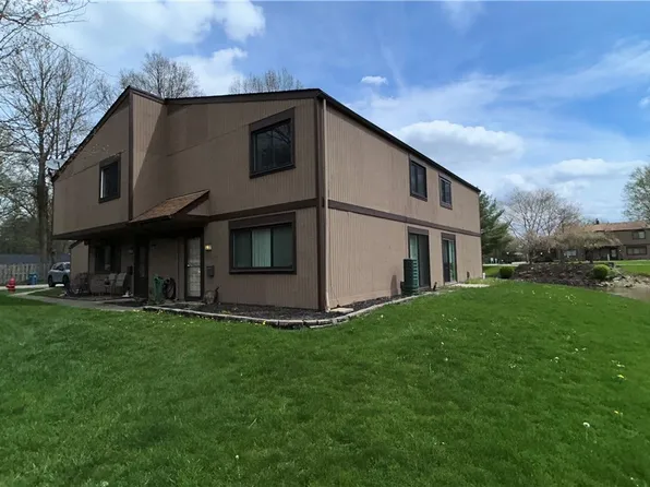 26634 Lake Of The Falls Blvd, Olmsted Falls, OH 44138