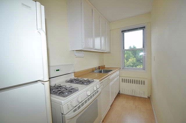 2nd image of 260 Garth Rd APT 5F4