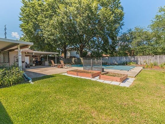 5th image of 103 S Meyers Dr