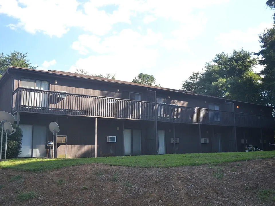 123 College Heights Blvd