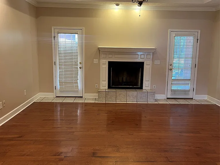 140 Grand Ridge Ln — Photo 2