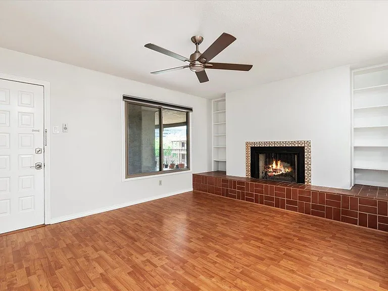 505 W 7th St #313 — Photo 3