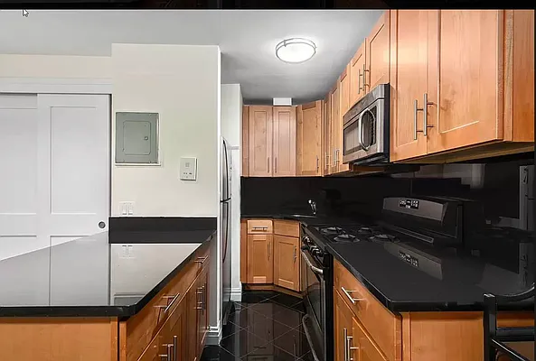 Rented by Douglas Elliman | media 7