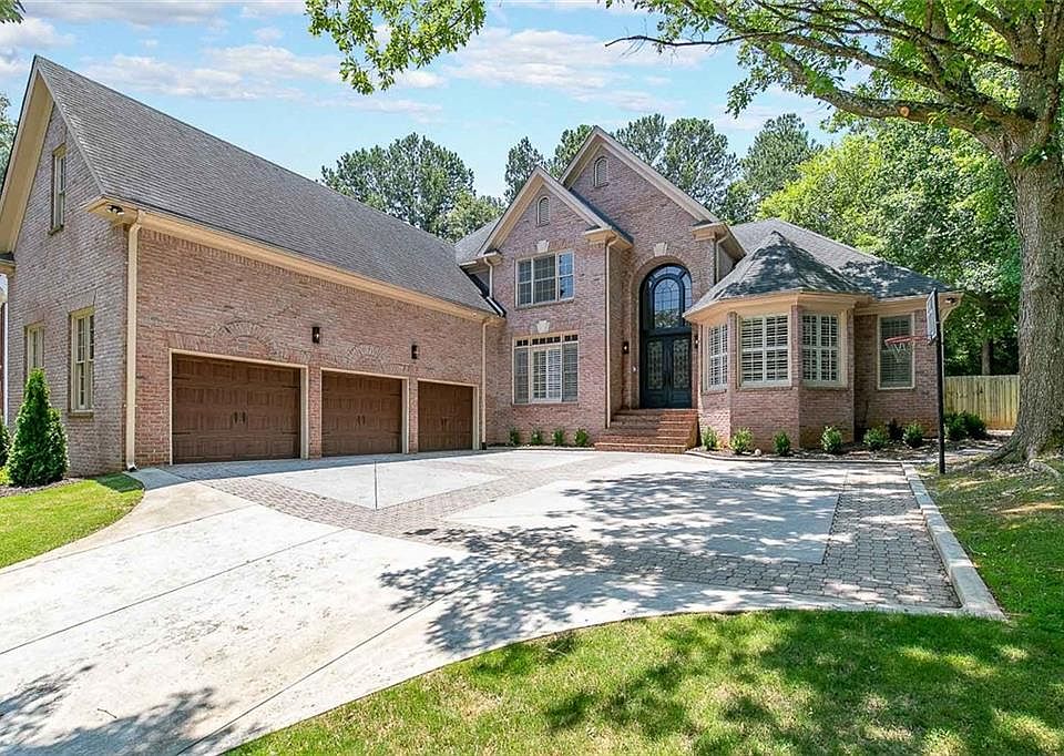 1st image of 325 Sharpe Ln