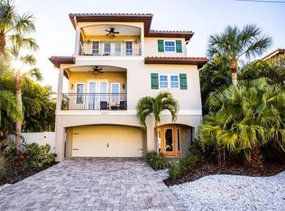 4002 5th Ave, Holmes Beach, FL 34217