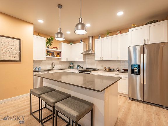 3rd image of 2222D Willow Dr #D
