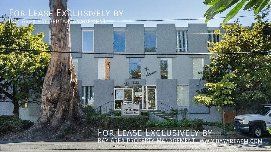 Spacious Top-Floor 1BR/1BA w/ Balcony in North Burlingame — Photo 1