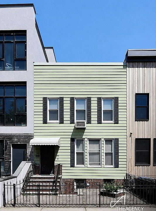 1st image of 182 Russell St #8