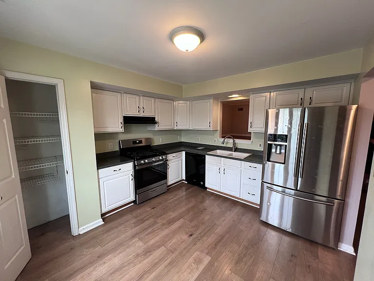 3915 Penns Dr — Photo 4