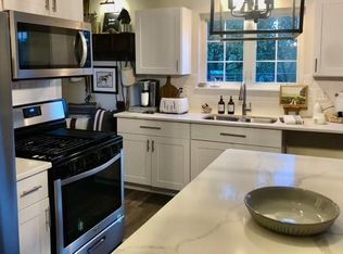 410 E State St APT C, Geneva, IL 60134