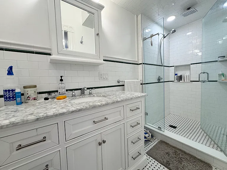 3 Englewood Ave #5 — Photo 4