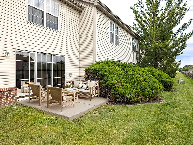 HilliardPark_2026_Patio_VirtuallyStaged