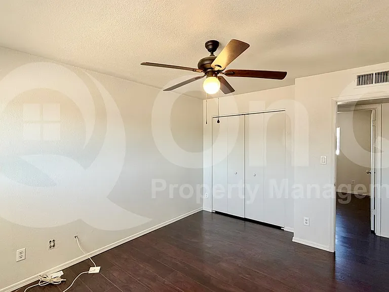 12602 N 21st Ave — Photo 15