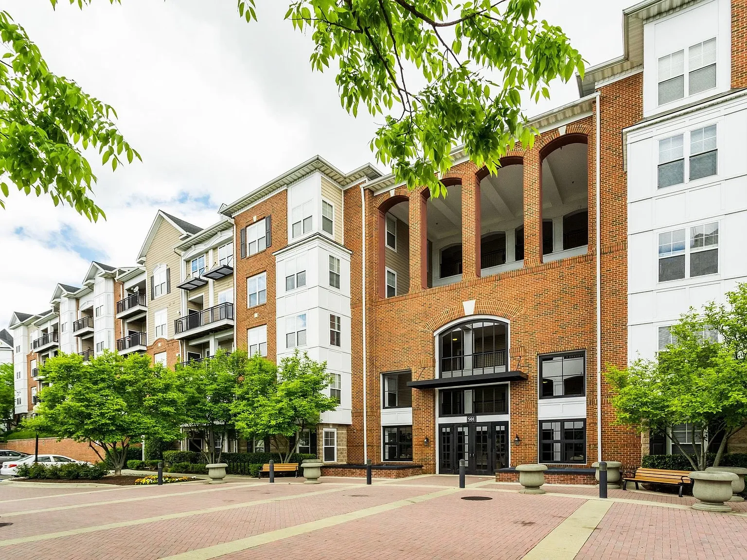 2 bed, 1165 sqft, $2,495 — Photo 1