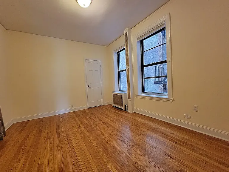 251 W 81st St #5Q — Photo 4