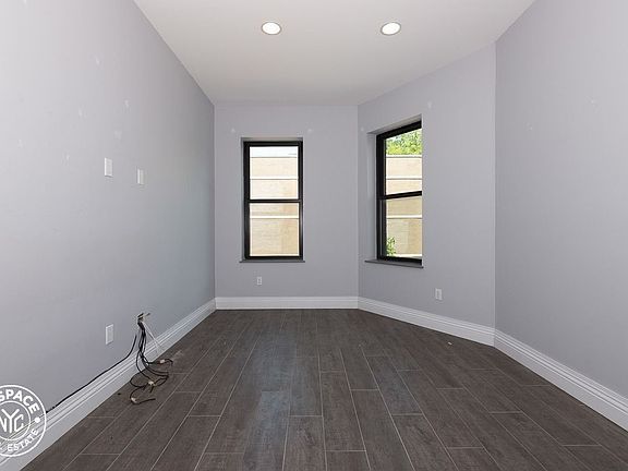 4th image of 776 Halsey St #7E