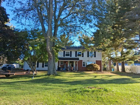 3845 Country Club Rd, Adrian, MI 49221