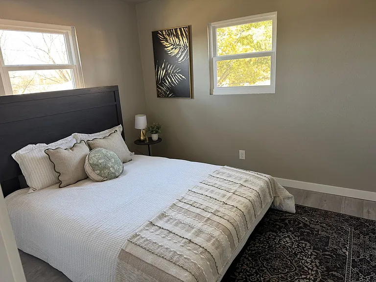 West End Apartments — Photo 22
