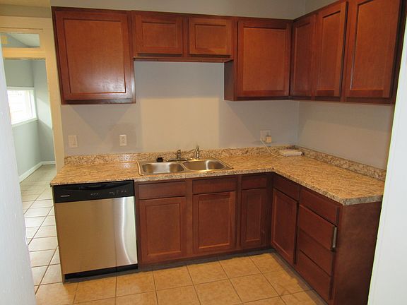 4th image of 829-831 S 18th St