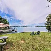 2 MILE LAKE VIEW FROM COTTAGE 50 FT FROM SEAWALL.
