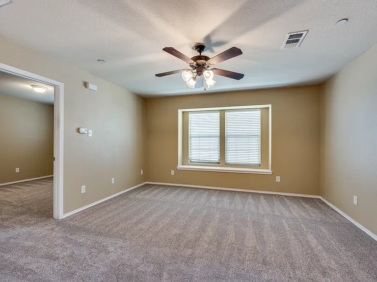 1123 Sophia St — Photo 4