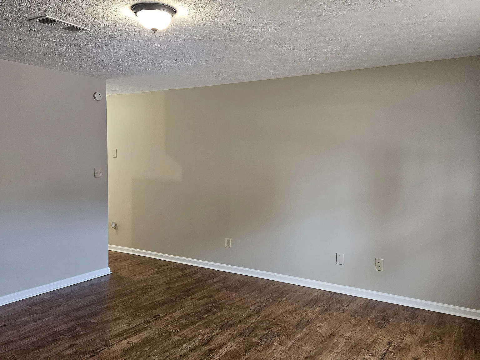 2 bed, 950 sqft, $1,150 — Photo 4
