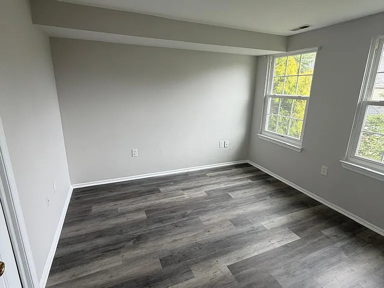 104 Teaberry Ct — Photo 5