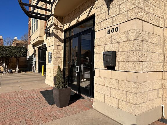 3rd image of 800 E 15th St Unit 307