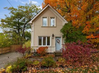 206 Centennial Dr, Midland, ON L4R5J4