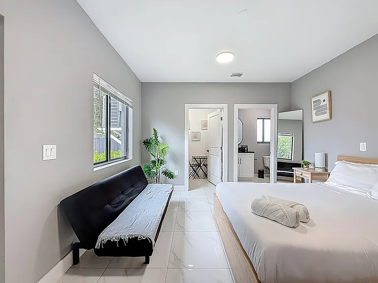 1220 NW 30th St #2A — Photo 14