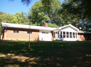 104 Falcon Dr, Summersville, WV 26651